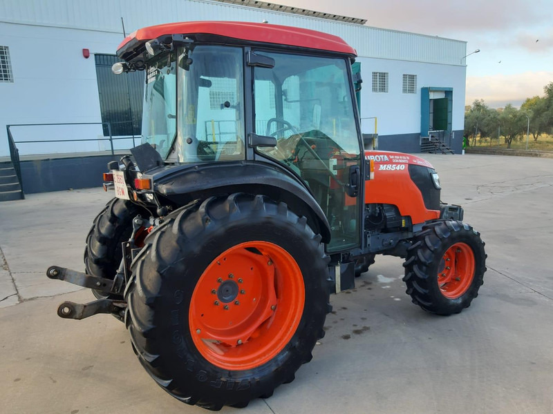 Farm tractor Kubota M8540: picture 6