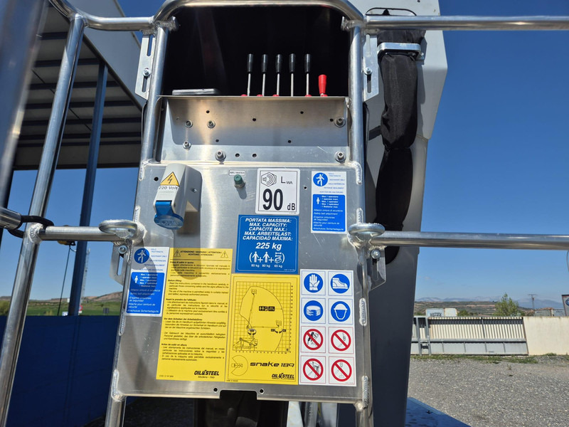 New Truck, Crane truck Iveco 35-140 Oil & Steel Snake 189: picture 13