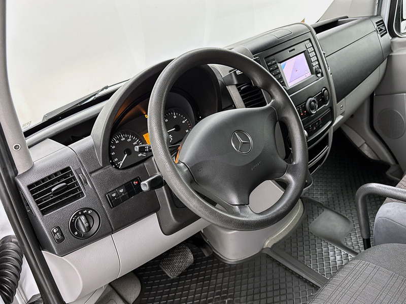 Mercedes-Benz Sprinter 314 2.2 CDI L2H2 Automaat Trekhaak Navigatie Storevan Inrichting Achteruitrijcamera Cruise Control - Panel van: picture 5 Mercedes-Benz Sprinter 314 2.2 CDI L2H2 Automaat Trekhaak Navigatie Storevan Inrichting Achteruitrijcamera Cruise Control - Panel van: picture 5
