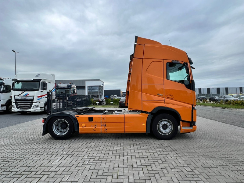 Volvo FH 420 4x2 Trekker Globetrotter / Chassis : KB - Tractor unit: picture 4 Volvo FH 420 4x2 Trekker Globetrotter / Chassis : KB - Tractor unit: picture 4