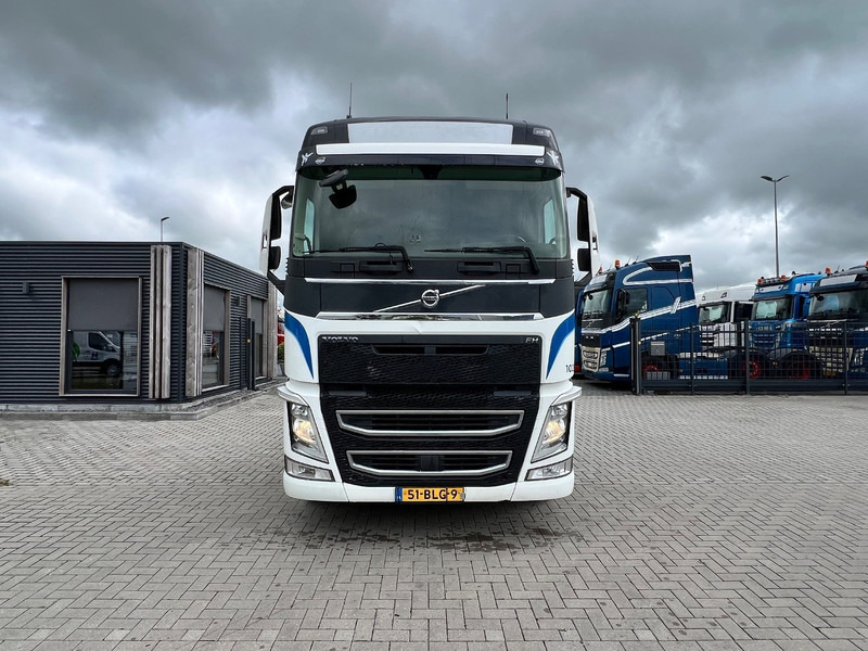 Volvo FH 460 4x2 trekker Globetrotter / 2x Tank / Standclima - Tractor unit: picture 2 Volvo FH 460 4x2 trekker Globetrotter / 2x Tank / Standclima - Tractor unit: picture 2