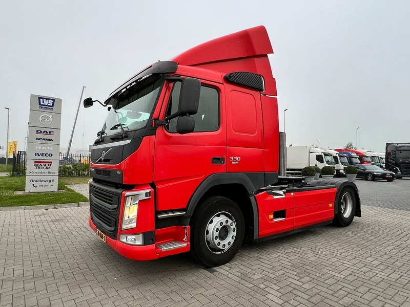 Volvo FM 330 4x2 trekker 4x2 / 671.570km - Tractor unit: picture 1 Volvo FM 330 4x2 trekker 4x2 / 671.570km - Tractor unit: picture 1