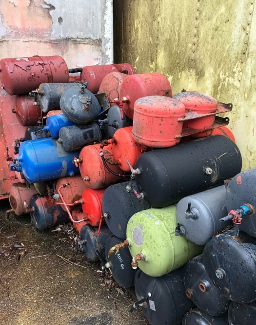 Butelii camion , cap tractor , semiremorca din dezmembrari DAF TGA - Brake parts for Truck: picture 2 Butelii camion , cap tractor , semiremorca din dezmembrari DAF TGA - Brake parts for Truck: picture 2