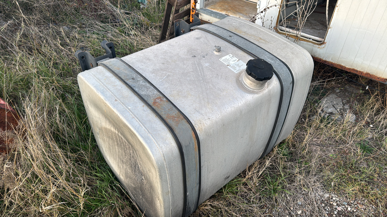 REZERVOR MAN 450 L MAN TGX truck - Fuel tank for Truck: picture 2 REZERVOR MAN 450 L MAN TGX truck - Fuel tank for Truck: picture 2