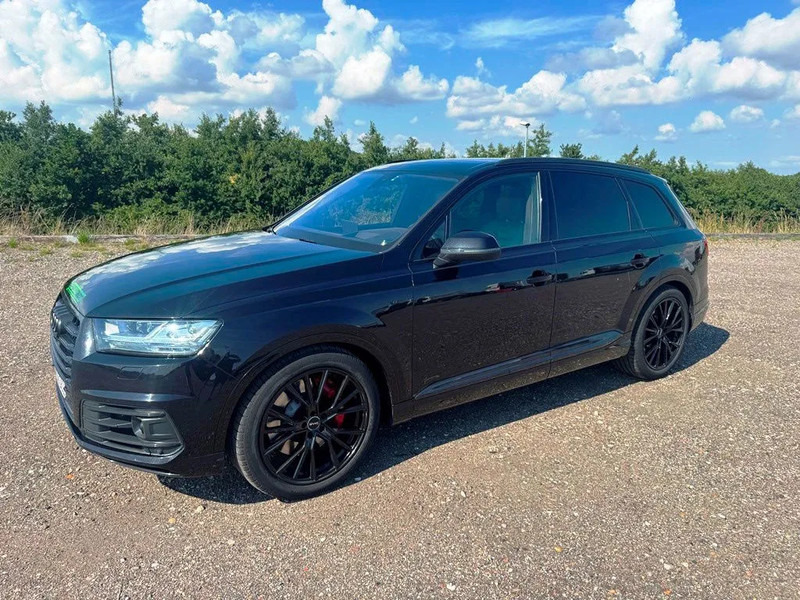 Audi SQ7 Black Edition. panoramo sun roof. . oil heater. head up display. 21" alu weels. night vision. B&O sound system. - SUV: picture 2 Audi SQ7 Black Edition. panoramo sun roof. . oil heater. head up display. 21" alu weels. night vision. B&O sound system. - SUV: picture 2