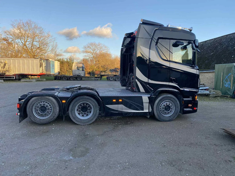 Scania R560 560R super 6x2*4 rearsteering. Hydr. system Air / Air suspension - Tractor unit: picture 3 Scania R560 560R super 6x2*4 rearsteering. Hydr. system Air / Air suspension - Tractor unit: picture 3