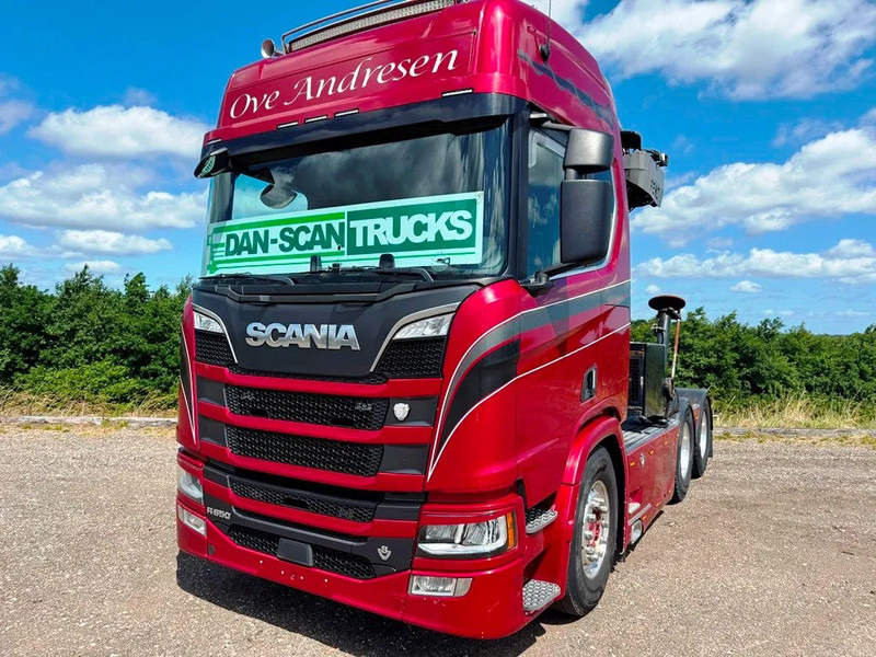 Scania R650 V8 NGS Special Interior. Crane on looks . 6x4 - Tractor unit: picture 4 Scania R650 V8 NGS Special Interior. Crane on looks . 6x4 - Tractor unit: picture 4