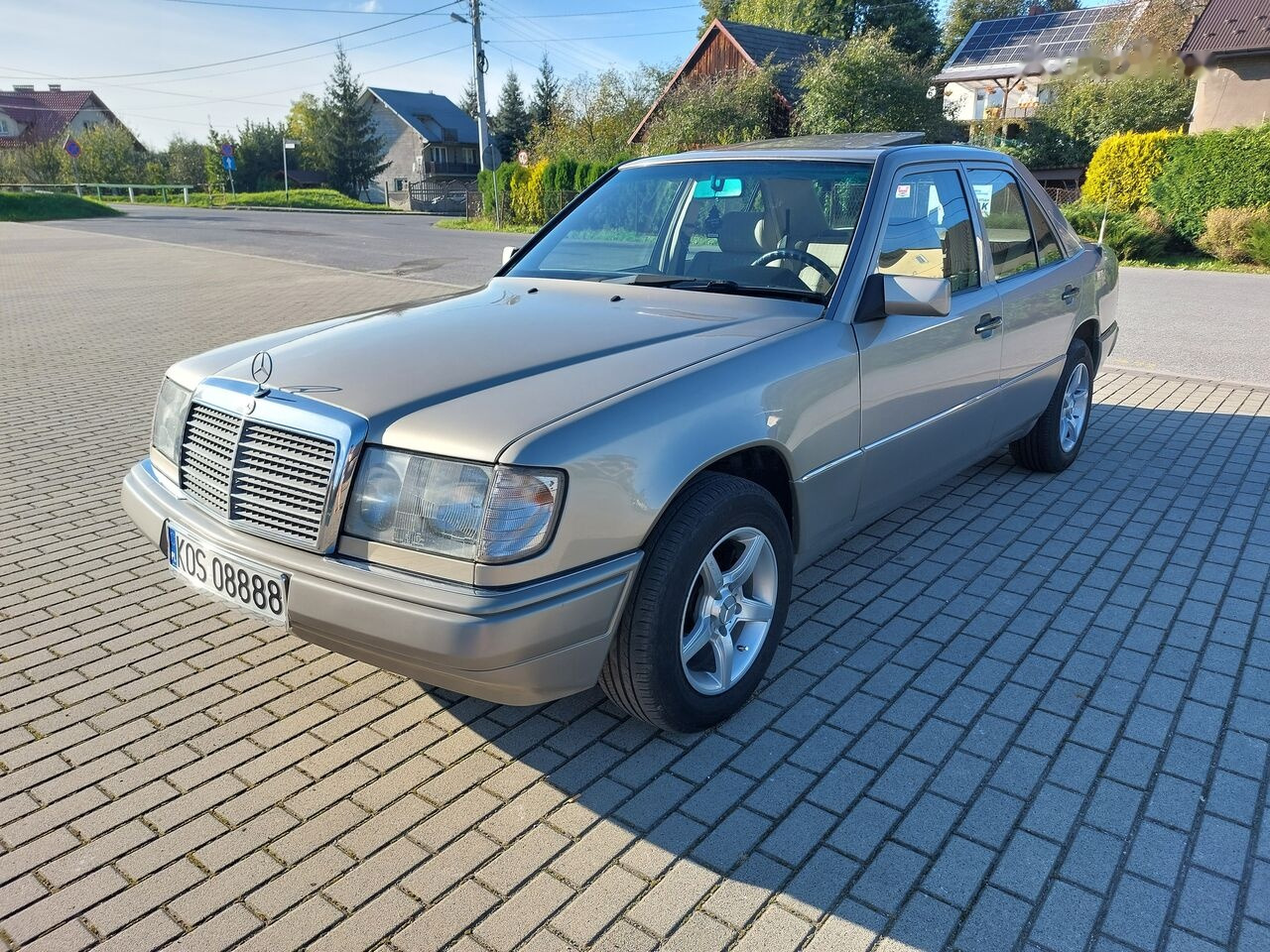 Car Mercedes-Benz W124: picture 1