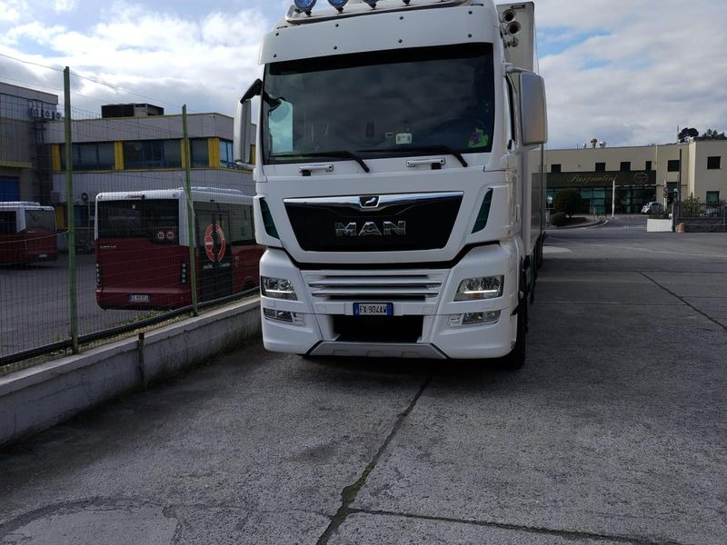 AUTOTRENO FRIGO MAN TGX TGX 26.580 6x2-4 LL - Refrigerator truck: picture 2 AUTOTRENO FRIGO MAN TGX TGX 26.580 6x2-4 LL - Refrigerator truck: picture 2
