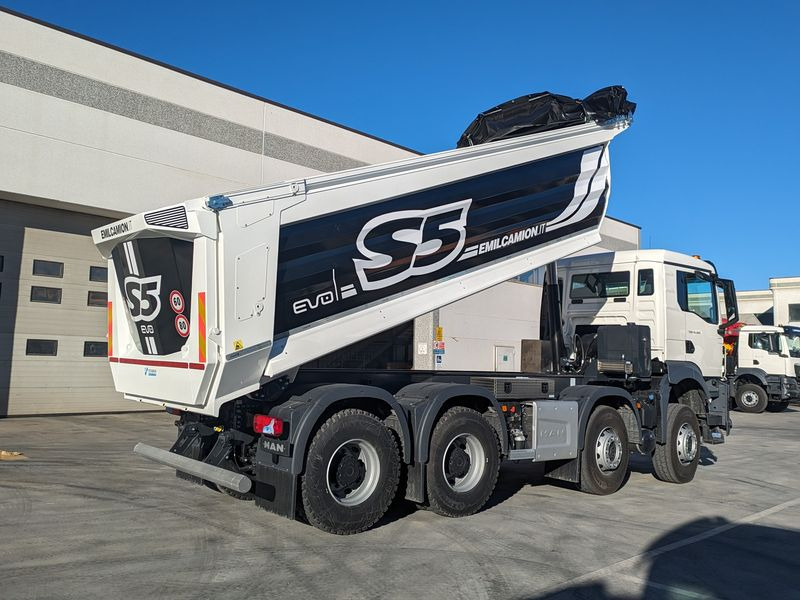 CAMION RIBALTABILE 4 ASSI 520 hp VASCA S5 NUOVO MAN TGS 41.520 8x4 BB CH - Tipper: picture 3 CAMION RIBALTABILE 4 ASSI 520 hp VASCA S5 NUOVO MAN TGS 41.520 8x4 BB CH - Tipper: picture 3