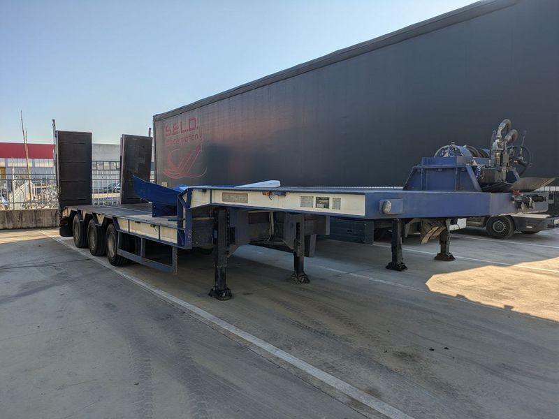 CARELLONE semirimorchio - Low loader semi-trailer: picture 2 CARELLONE semirimorchio - Low loader semi-trailer: picture 2