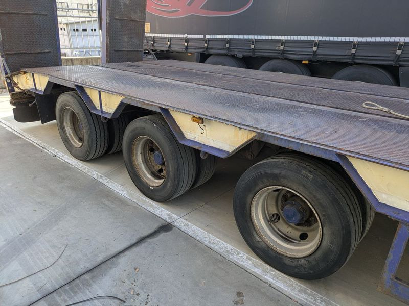 CARELLONE semirimorchio - Low loader semi-trailer: picture 4 CARELLONE semirimorchio - Low loader semi-trailer: picture 4