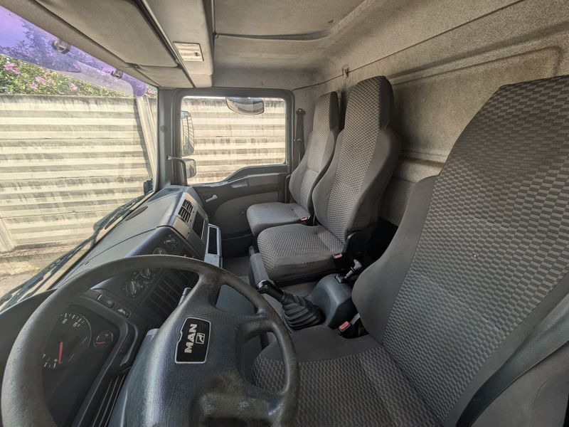 Camion cassone coibentato MAN MAN TGL 7.180 - Box truck: picture 5 Camion cassone coibentato MAN MAN TGL 7.180 - Box truck: picture 5