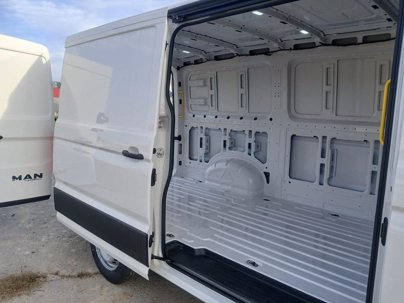 FURGONE CORTO TETTO BASSO MAN TGE 3.140 4X2F SB - Panel van: picture 3 FURGONE CORTO TETTO BASSO MAN TGE 3.140 4X2F SB - Panel van: picture 3
