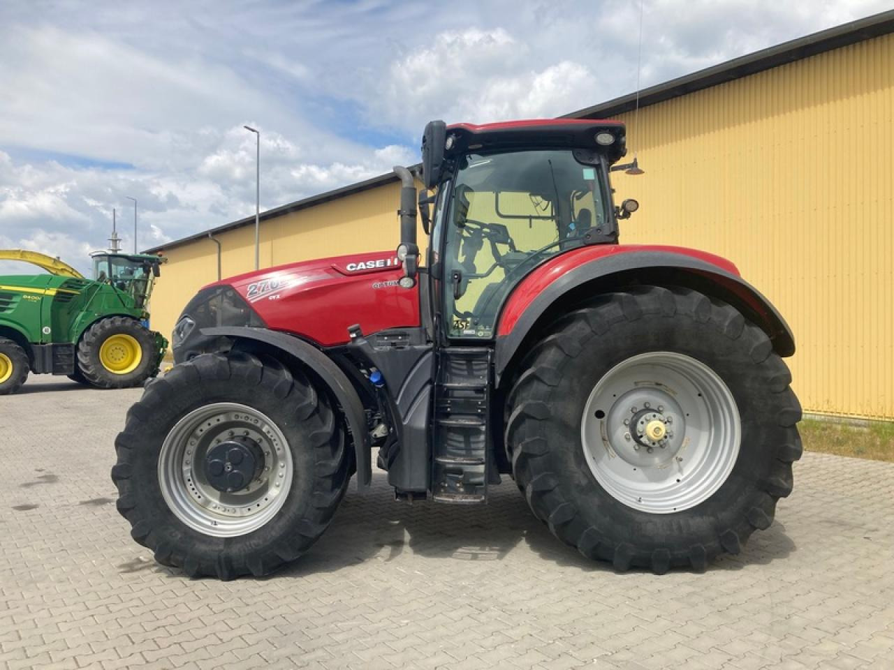Case-IH OPTUM 270 CVX RTK - Farm tractor: picture 2 Case-IH OPTUM 270 CVX RTK - Farm tractor: picture 2