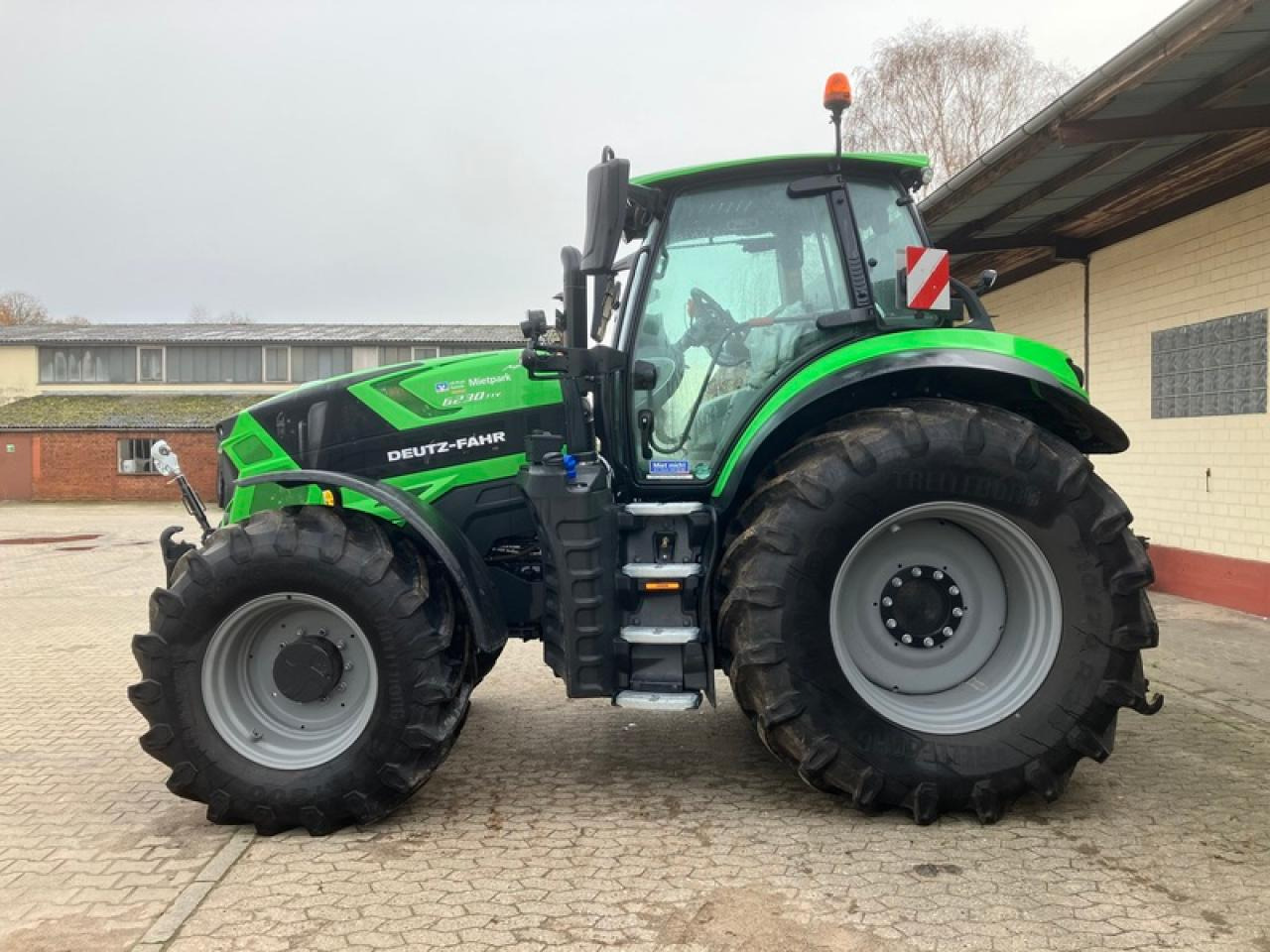 Deutz-Fahr 6230 TTV - Farm tractor: picture 2 Deutz-Fahr 6230 TTV - Farm tractor: picture 2
