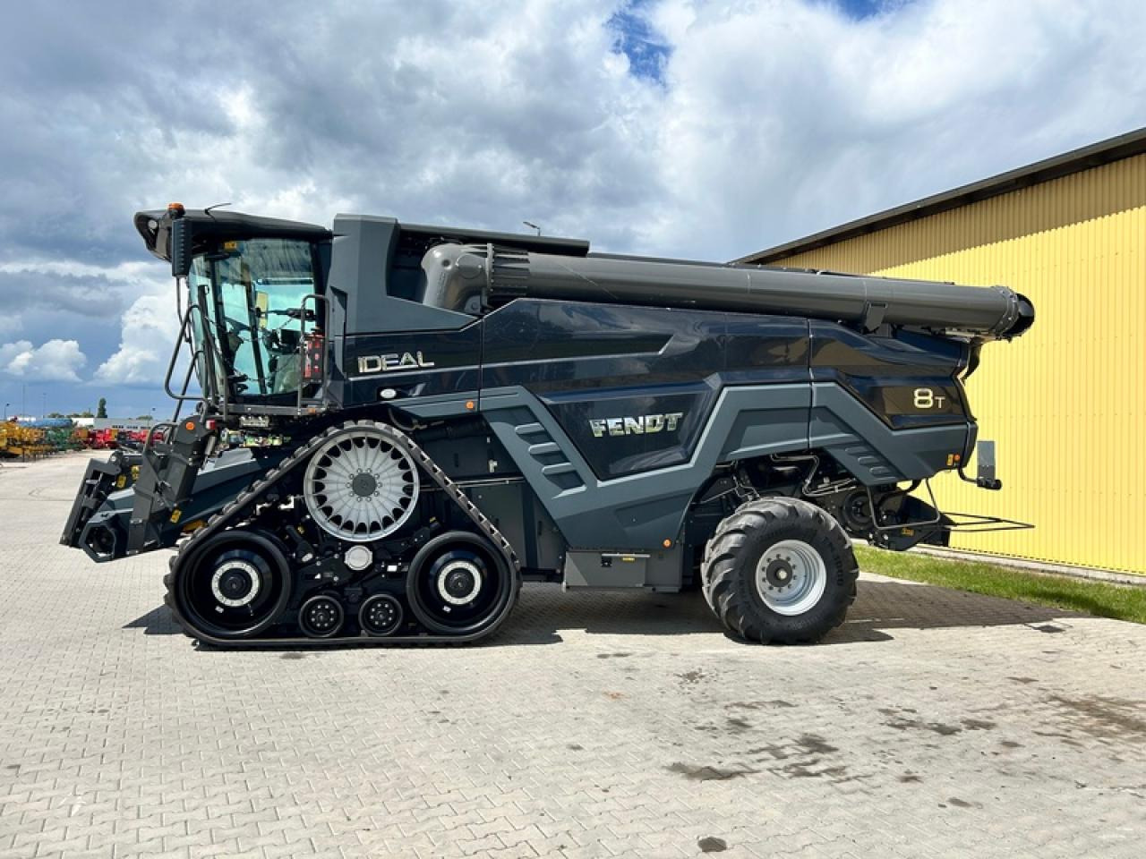 Fendt AKTIONIDEAL 8T NEUMASCHINE - Combine harvester: picture 2 Fendt AKTIONIDEAL 8T NEUMASCHINE - Combine harvester: picture 2