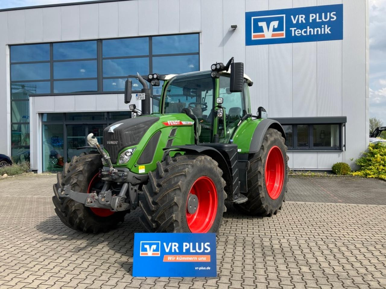 Fendt VARIO 724 GEN 6 PROFI PLUS SET 2 - Farm tractor: picture 1 Fendt VARIO 724 GEN 6 PROFI PLUS SET 2 - Farm tractor: picture 1