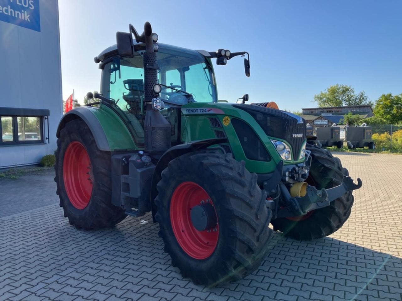 Fendt VARIO 724 SCR PROFI PLUS - RTK - Farm tractor: picture 4 Fendt VARIO 724 SCR PROFI PLUS - RTK - Farm tractor: picture 4