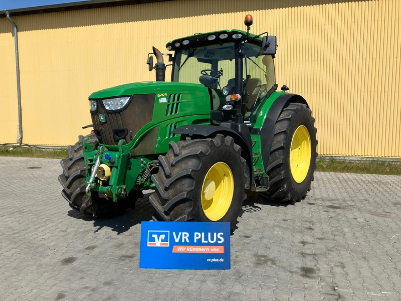 John Deere 6210R AUTOPOWER - Farm tractor: picture 1 John Deere 6210R AUTOPOWER - Farm tractor: picture 1