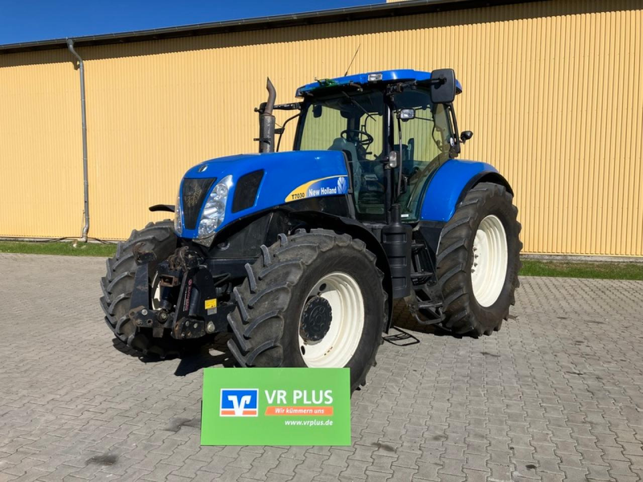 New Holland T7030 // GPS STARFIRE 6000 - Farm tractor: picture 1 New Holland T7030 // GPS STARFIRE 6000 - Farm tractor: picture 1