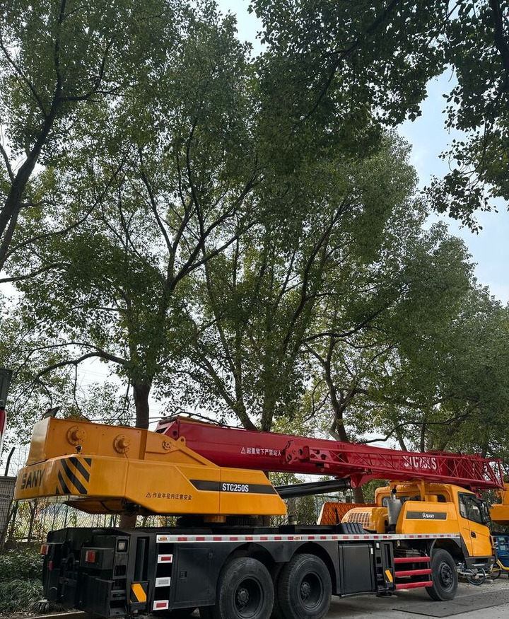 Sany China brand STC250S STC500 STC1000 25ton used truck crane - Mobile crane: picture 5 Sany China brand STC250S STC500 STC1000 25ton used truck crane - Mobile crane: picture 5