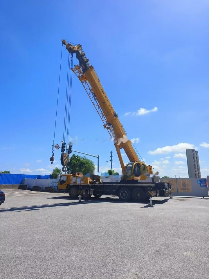 XCMG QY70K-I - Mobile crane: picture 2 XCMG QY70K-I - Mobile crane: picture 2