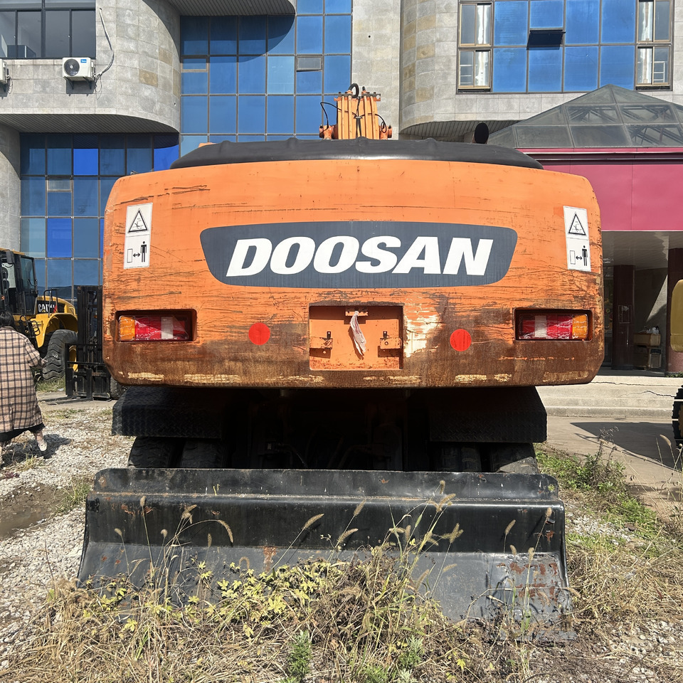 Leasing of Doosan DH210w-7 wheel excavator Doosan DH210w-7 wheel excavator: picture 6 Leasing of Doosan DH210w-7 wheel excavator Doosan DH210w-7 wheel excavator: picture 6