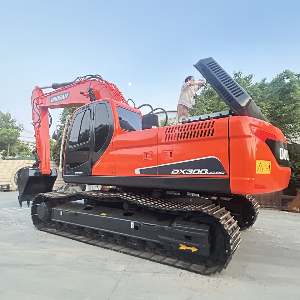Doosan DX300LC Crawler Excavator - Crawler excavator: picture 4 Doosan DX300LC Crawler Excavator - Crawler excavator: picture 4