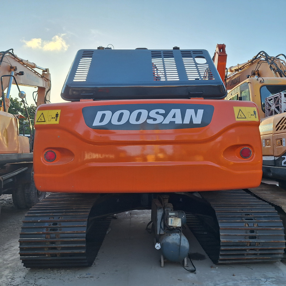 Doosan Dx225LC-9C  Crawler Excavator - Crawler excavator: picture 1 Doosan Dx225LC-9C  Crawler Excavator - Crawler excavator: picture 1