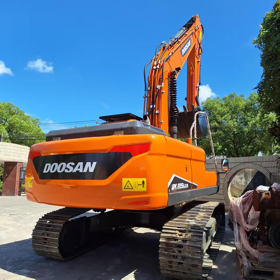 Doosan Dx225LCA  Crawler Excavator - Crawler excavator: picture 3 Doosan Dx225LCA  Crawler Excavator - Crawler excavator: picture 3