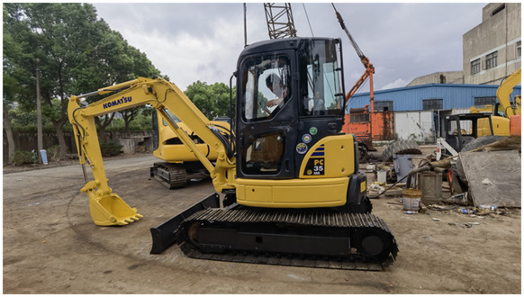 Excellent condition komatsu pc35MR in stock used original Japan komatsu pc35 excavator for sale - Crawler excavator: picture 1 Excellent condition komatsu pc35MR in stock used original Japan komatsu pc35 excavator for sale - Crawler excavator: picture 1