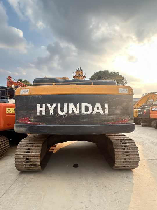 Good Condition Used Hyundai 220LC-9S Crawler Excavator Used Hyundai 220LC-9S Excavator for sale - Crawler excavator: picture 3 Good Condition Used Hyundai 220LC-9S Crawler Excavator Used Hyundai 220LC-9S Excavator for sale - Crawler excavator: picture 3