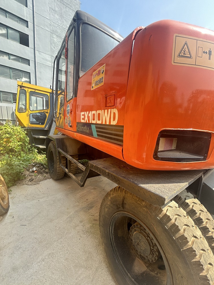 HITACHI Hitachi EX100WD wheel excavator - Wheel excavator: picture 2 HITACHI Hitachi EX100WD wheel excavator - Wheel excavator: picture 2