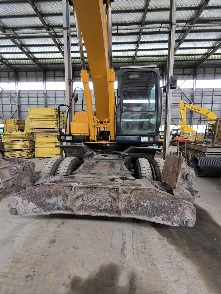 Hyundai 210w-7 wheel excavator - Wheel excavator: picture 5 Hyundai 210w-7 wheel excavator - Wheel excavator: picture 5