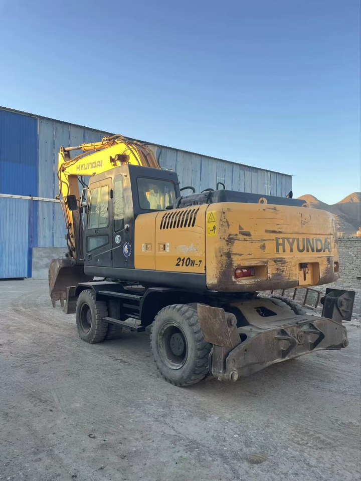 Hyundai 210w-7 wheel excavator - Wheel excavator: picture 2 Hyundai 210w-7 wheel excavator - Wheel excavator: picture 2