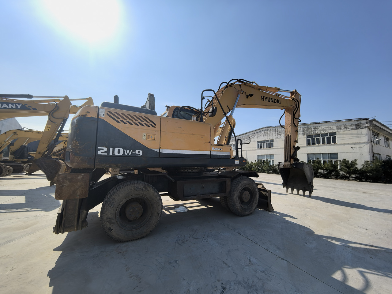 Hyundai 210w-9 wheel excavator - Wheel excavator: picture 5 Hyundai 210w-9 wheel excavator - Wheel excavator: picture 5