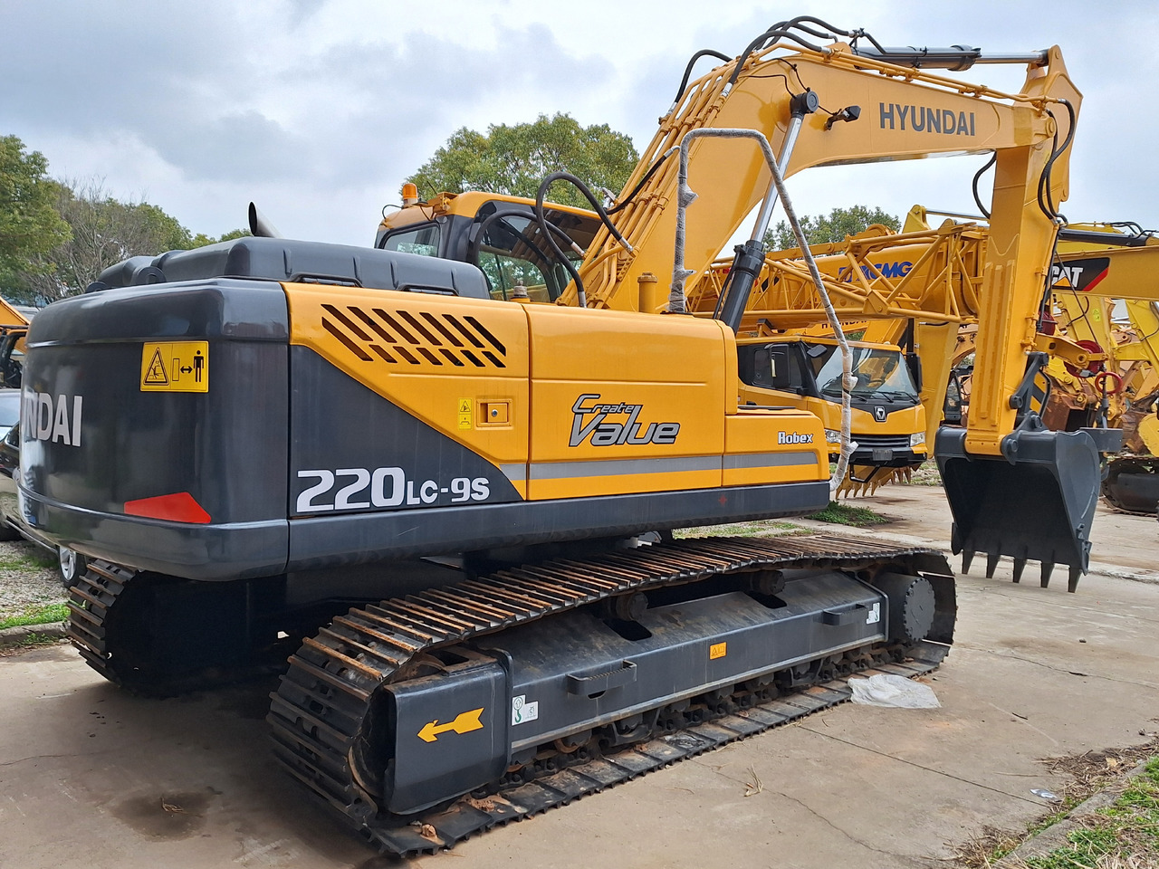 Hyundai 220LC-9S Excavator - Crawler excavator: picture 3 Hyundai 220LC-9S Excavator - Crawler excavator: picture 3