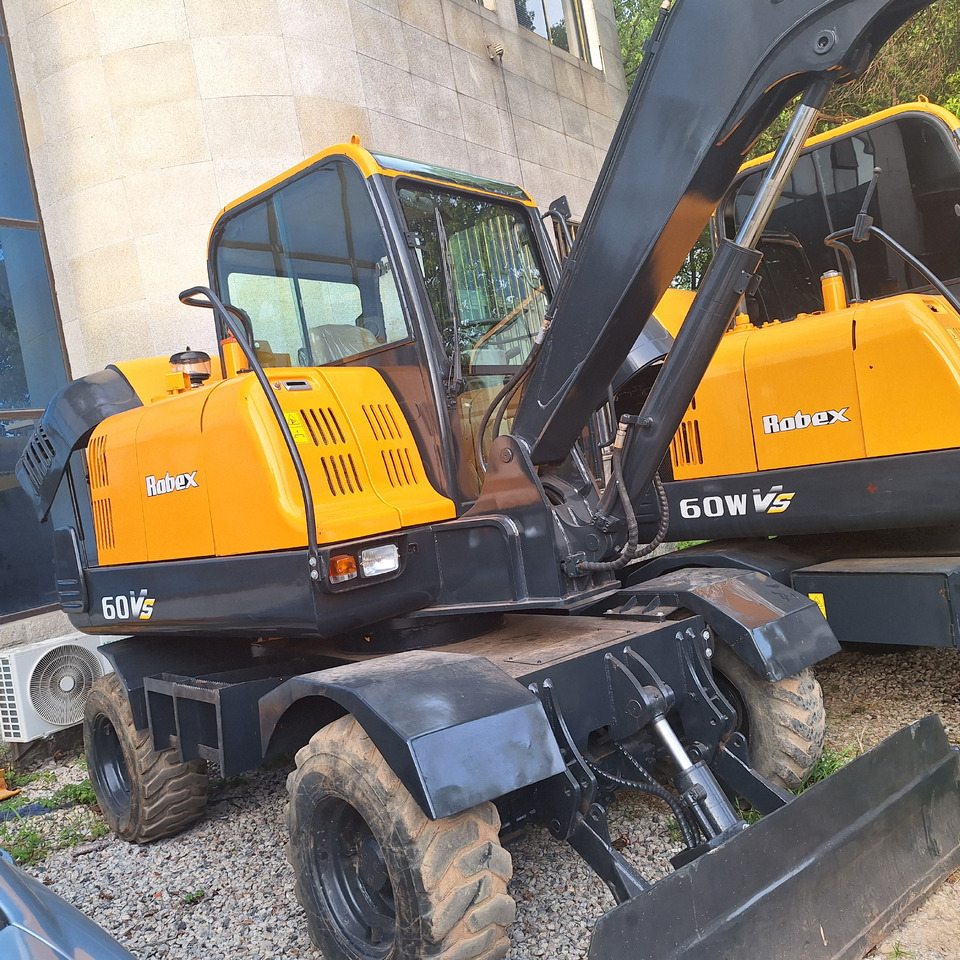 Hyundai 60vs excavator - Wheel excavator: picture 3 Hyundai 60vs excavator - Wheel excavator: picture 3