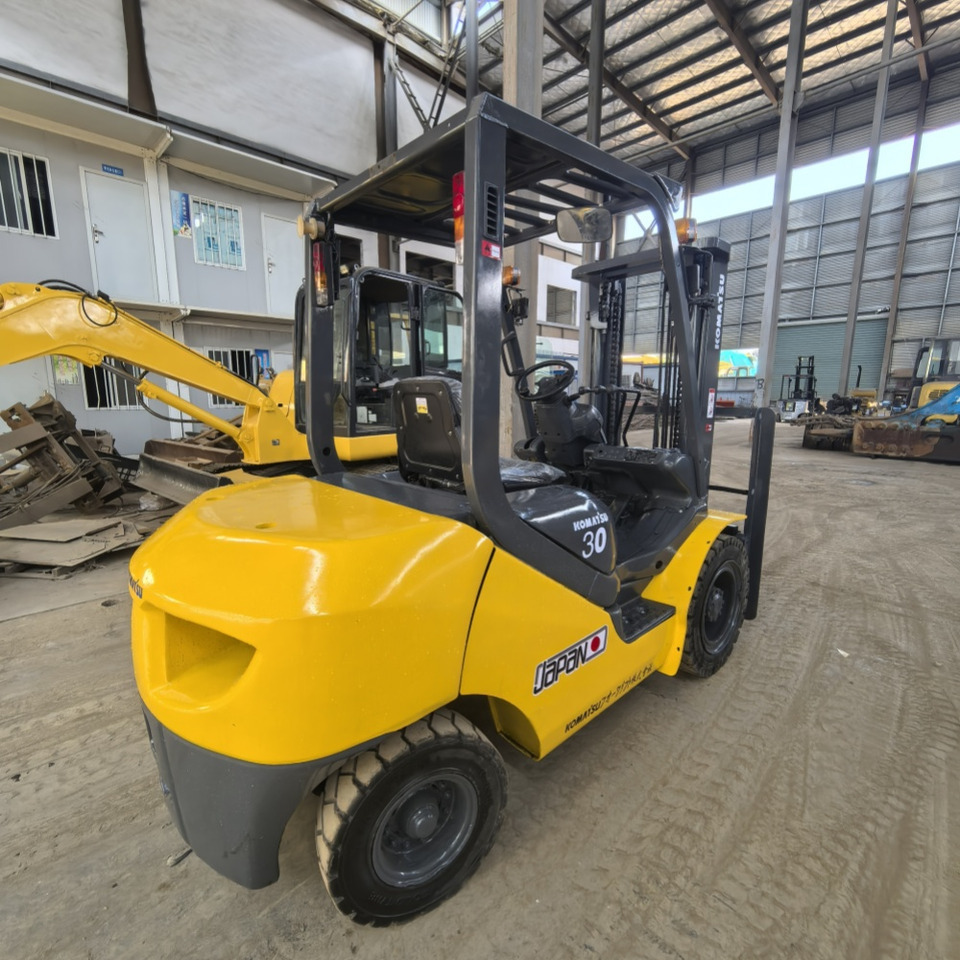 Komatsu FD30 Forklift - Diesel forklift: picture 2 Komatsu FD30 Forklift - Diesel forklift: picture 2