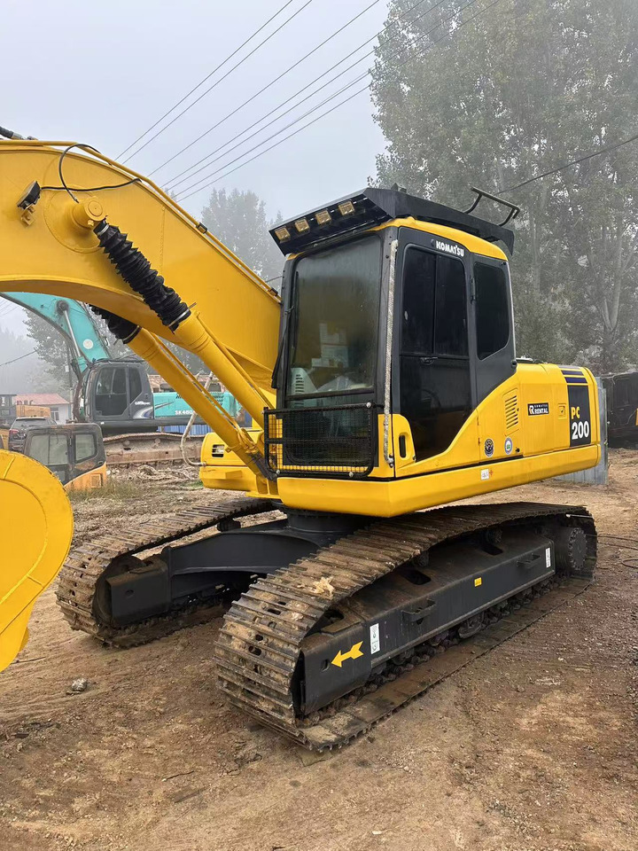 Komatsu PC200-7 excavator - Crawler excavator: picture 3 Komatsu PC200-7 excavator - Crawler excavator: picture 3