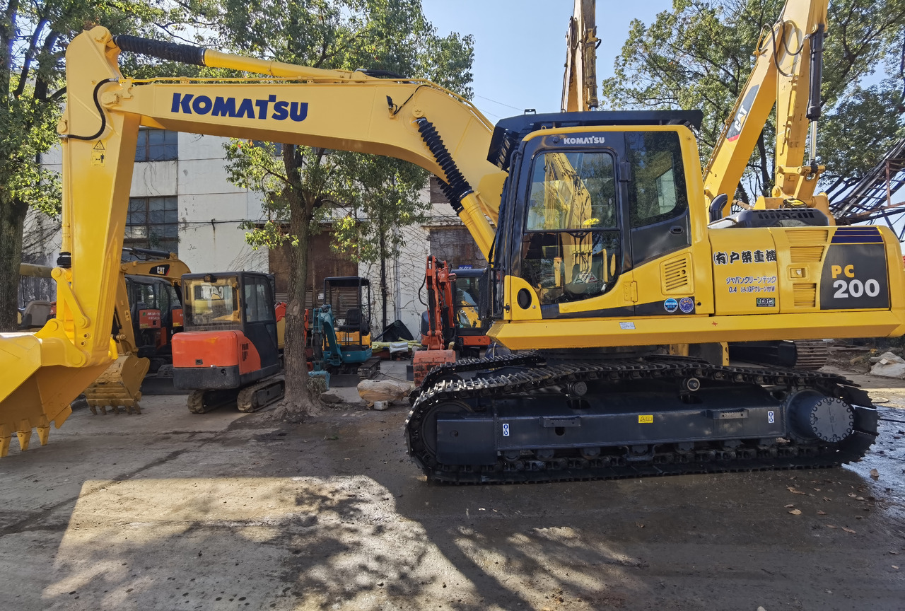 Komatsu PC200-8 Excavator - Crawler excavator: picture 1 Komatsu PC200-8 Excavator - Crawler excavator: picture 1