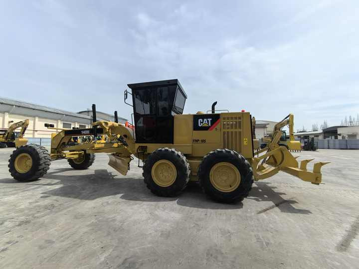 Low Working Hours Used Japan Motor Grader caterpillar 140h Grader cat 140H motor grader for sale - Grader: picture 5 Low Working Hours Used Japan Motor Grader caterpillar 140h Grader cat 140H motor grader for sale - Grader: picture 5