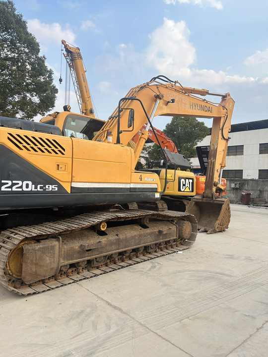 Perfect working Used Hyundai 220LC-9S Crawler Excavator Used Hyundai 220LC-9S Excavator in stock - Crawler excavator: picture 2 Perfect working Used Hyundai 220LC-9S Crawler Excavator Used Hyundai 220LC-9S Excavator in stock - Crawler excavator: picture 2