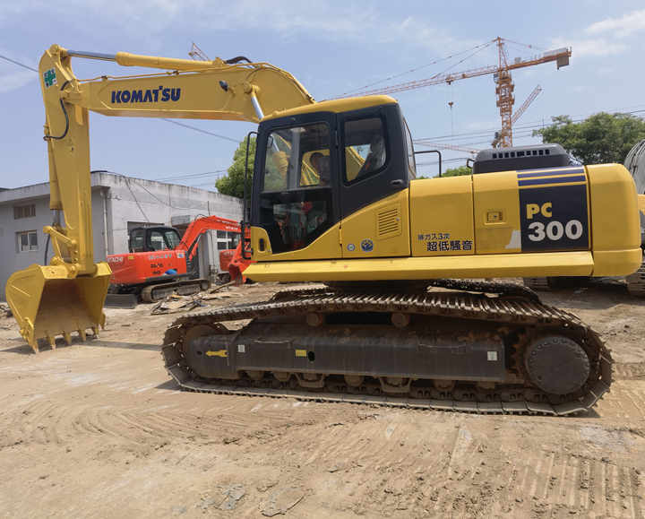 Used Komatsu PC300-7 and PC300-8 30 Tons Mini Crawler Excavator with Original Components Cheap Sale - Crawler excavator: picture 2 Used Komatsu PC300-7 and PC300-8 30 Tons Mini Crawler Excavator with Original Components Cheap Sale - Crawler excavator: picture 2