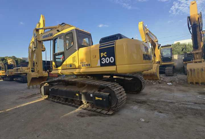Used Original Japan Second Hand Komatsu PC300-7 Digger 30 ton Excavator Machine for sale - Crawler excavator: picture 3 Used Original Japan Second Hand Komatsu PC300-7 Digger 30 ton Excavator Machine for sale - Crawler excavator: picture 3