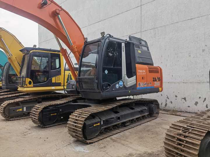 Used excavator High Load Capacity Hitachi ZX200-3 Used Excavator with Track Core Components Included Engine and Pump - Excavator: picture 4 Used excavator High Load Capacity Hitachi ZX200-3 Used Excavator with Track Core Components Included Engine and Pump - Excavator: picture 4