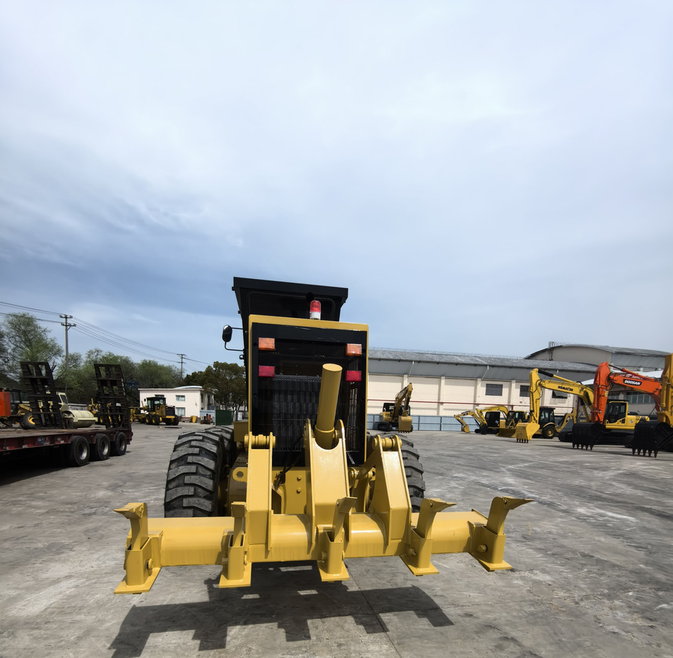 Used motor grader cat 140h - Grader: picture 3 Used motor grader cat 140h - Grader: picture 3