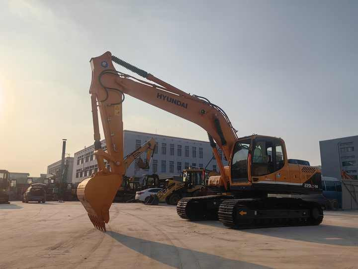 Good condition Hyundai 220LC-9S used excavators 220LC-9S 210W-7 wheel excavators for sale - Crawler excavator: picture 4 Good condition Hyundai 220LC-9S used excavators 220LC-9S 210W-7 wheel excavators for sale - Crawler excavator: picture 4