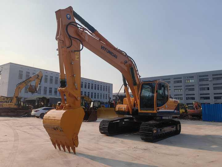 Hot sale high quality Hyundai 220LC-9S used crawler excavator 305LC-9T Hyundai used excavator for sale - Crawler excavator: picture 4 Hot sale high quality Hyundai 220LC-9S used crawler excavator 305LC-9T Hyundai used excavator for sale - Crawler excavator: picture 4